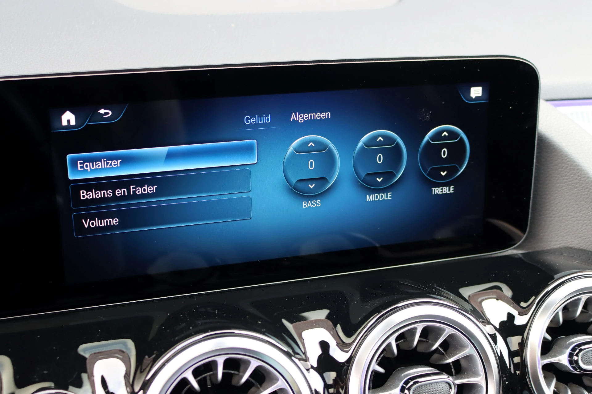 Hoofdafbeelding Mercedes-Benz EQA
