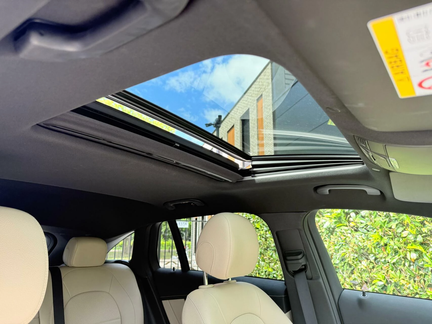Hoofdafbeelding Mercedes-Benz EQC
