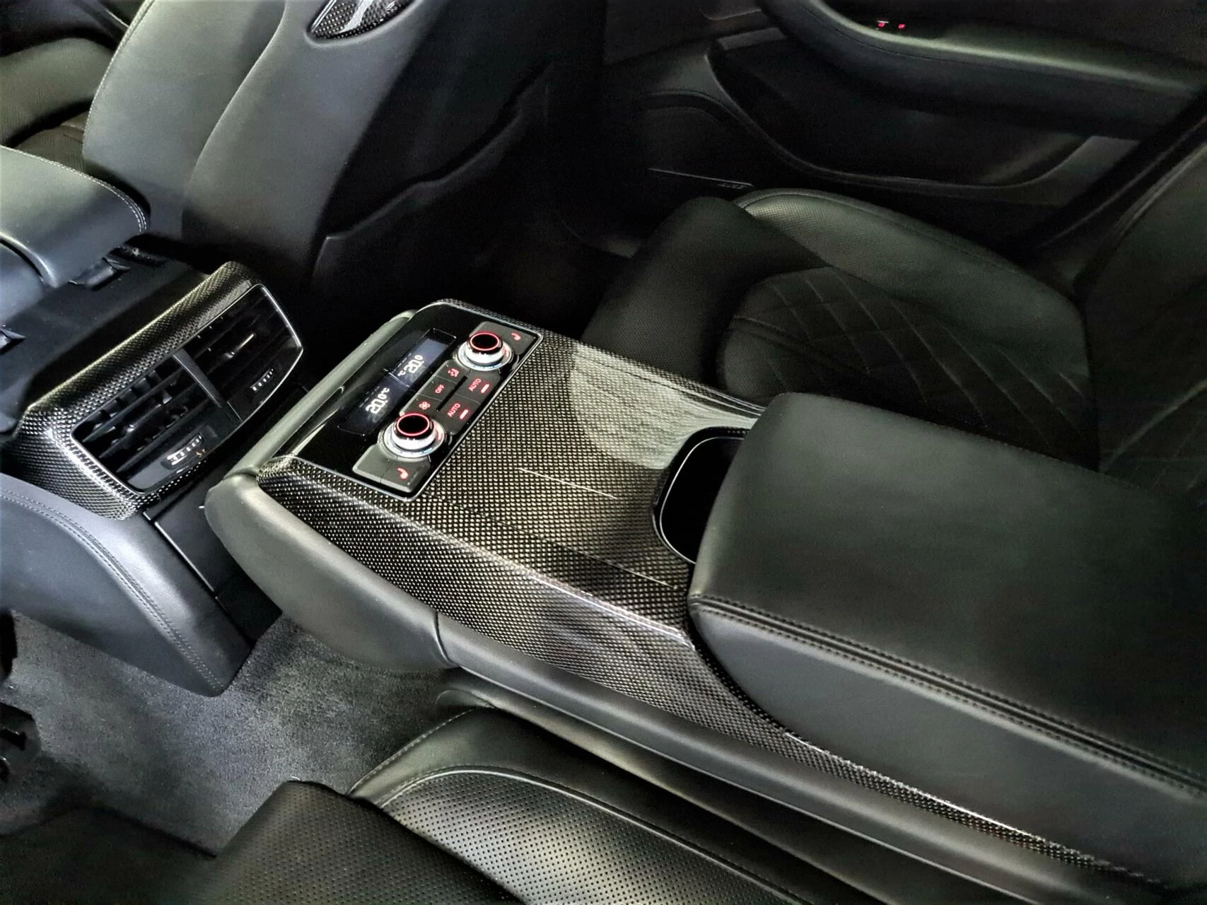 Hoofdafbeelding Audi S8