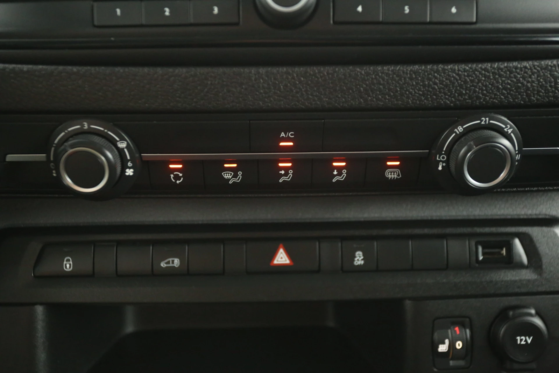 Hoofdafbeelding Peugeot e-Expert