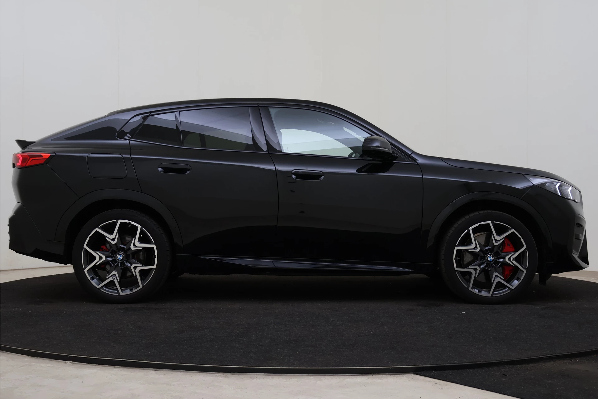 Hoofdafbeelding BMW iX2
