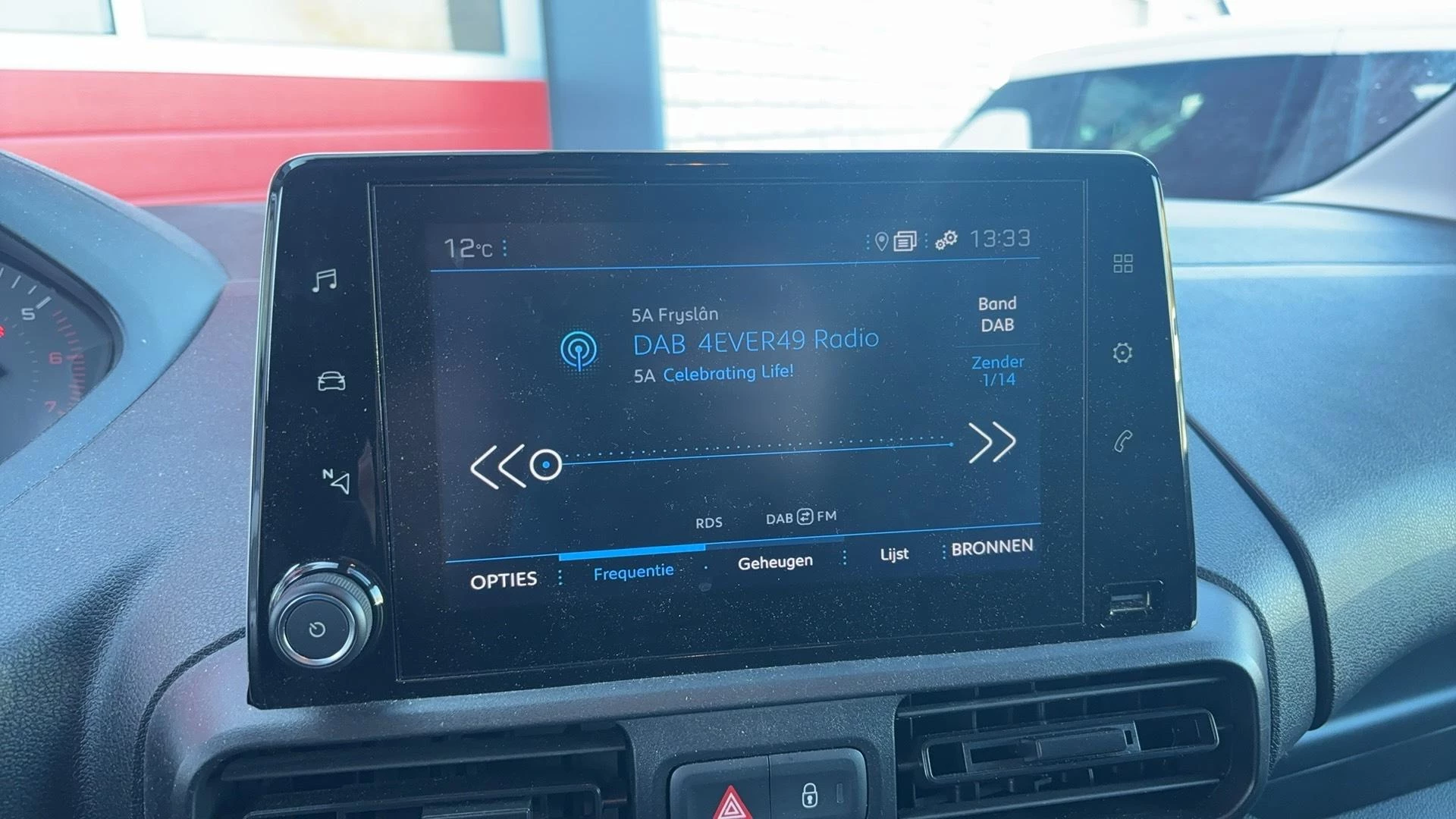 Hoofdafbeelding Peugeot Partner