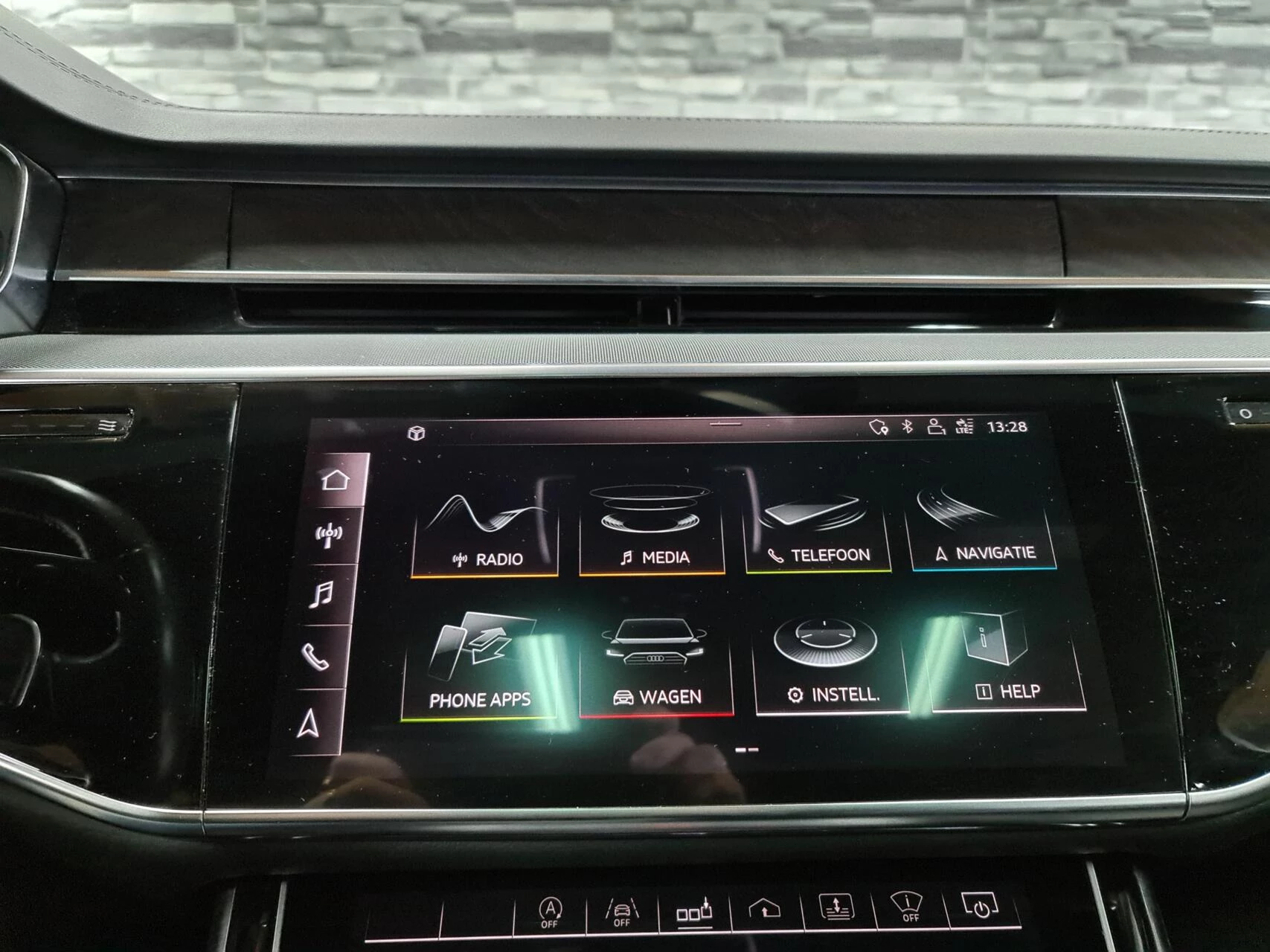 Hoofdafbeelding Audi A8