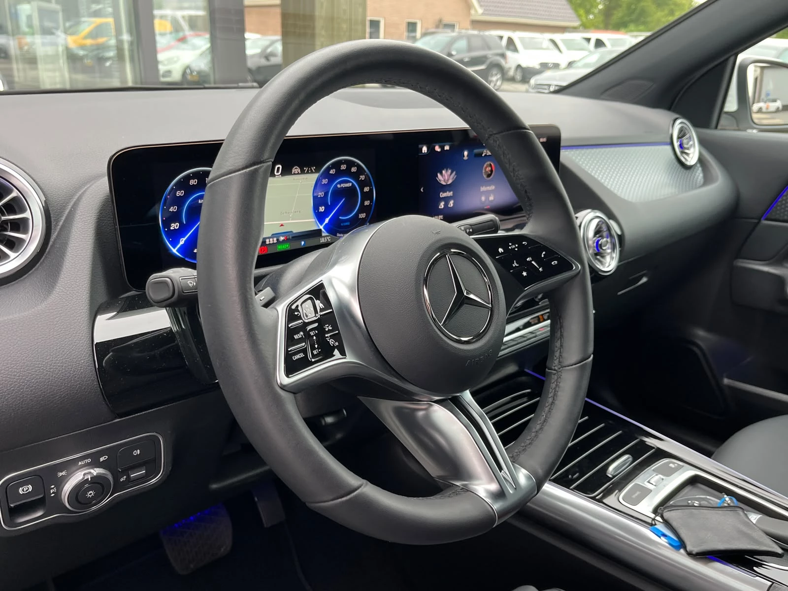 Hoofdafbeelding Mercedes-Benz EQA
