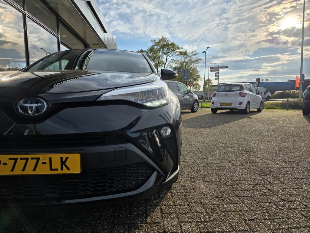 Hoofdafbeelding Toyota C-HR