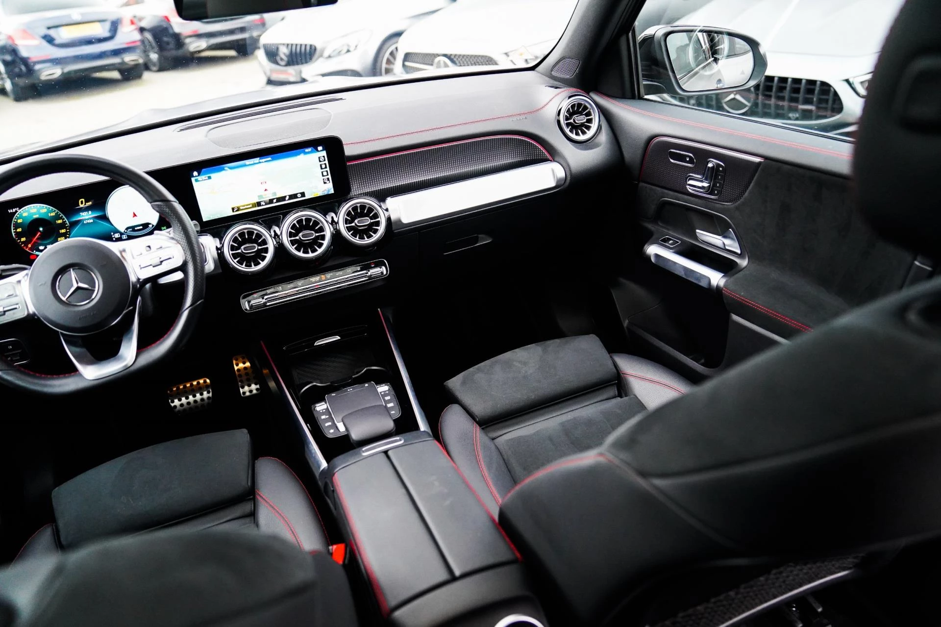 Hoofdafbeelding Mercedes-Benz EQB