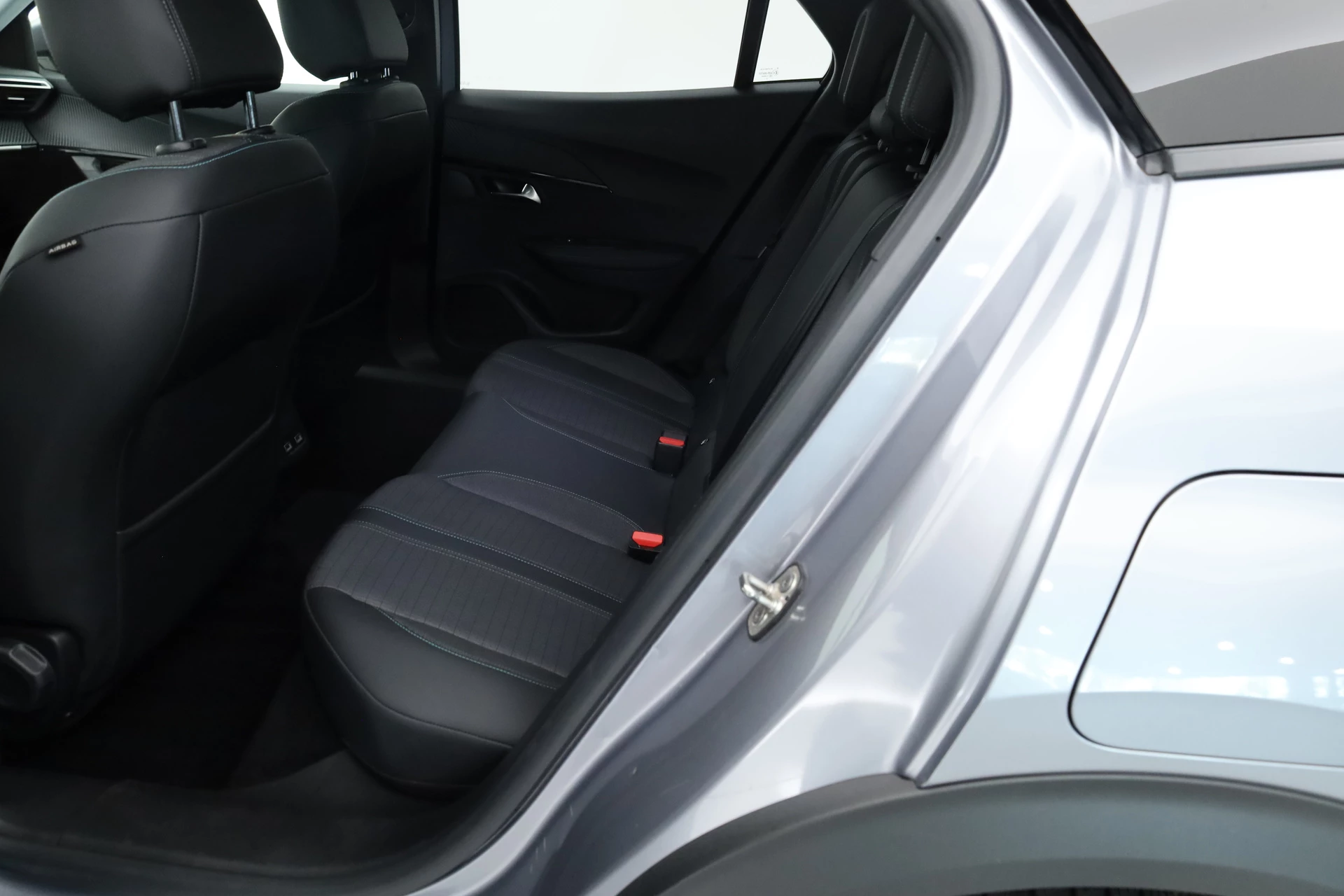 Hoofdafbeelding Peugeot e-2008