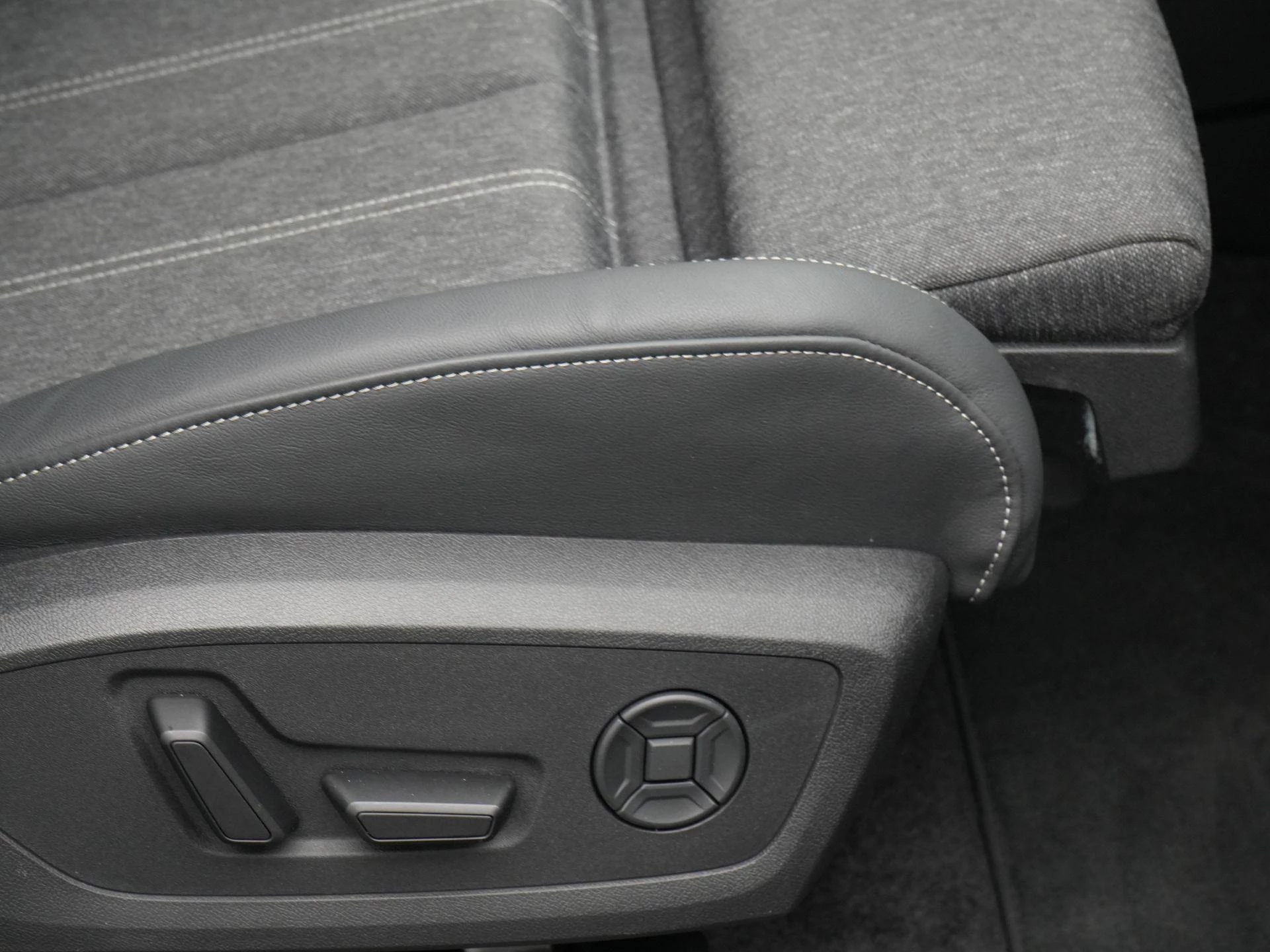 Hoofdafbeelding Audi Q6 e-tron
