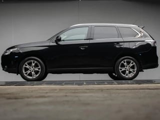 Mitsubishi Outlander 2.0 Business Edition 7p. (NAVI,LED,CRUISE,CAMERA,CLIMATE,GETINT,TREKHAAK,PDC,NIEUWE APK,NETTESTAAT)