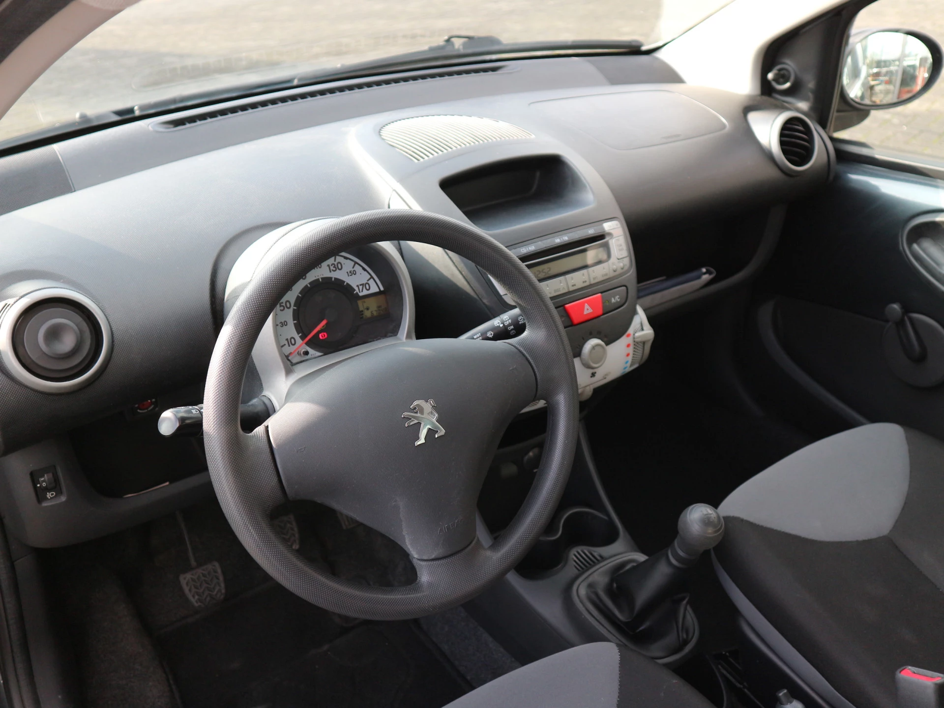 Hoofdafbeelding Peugeot 107