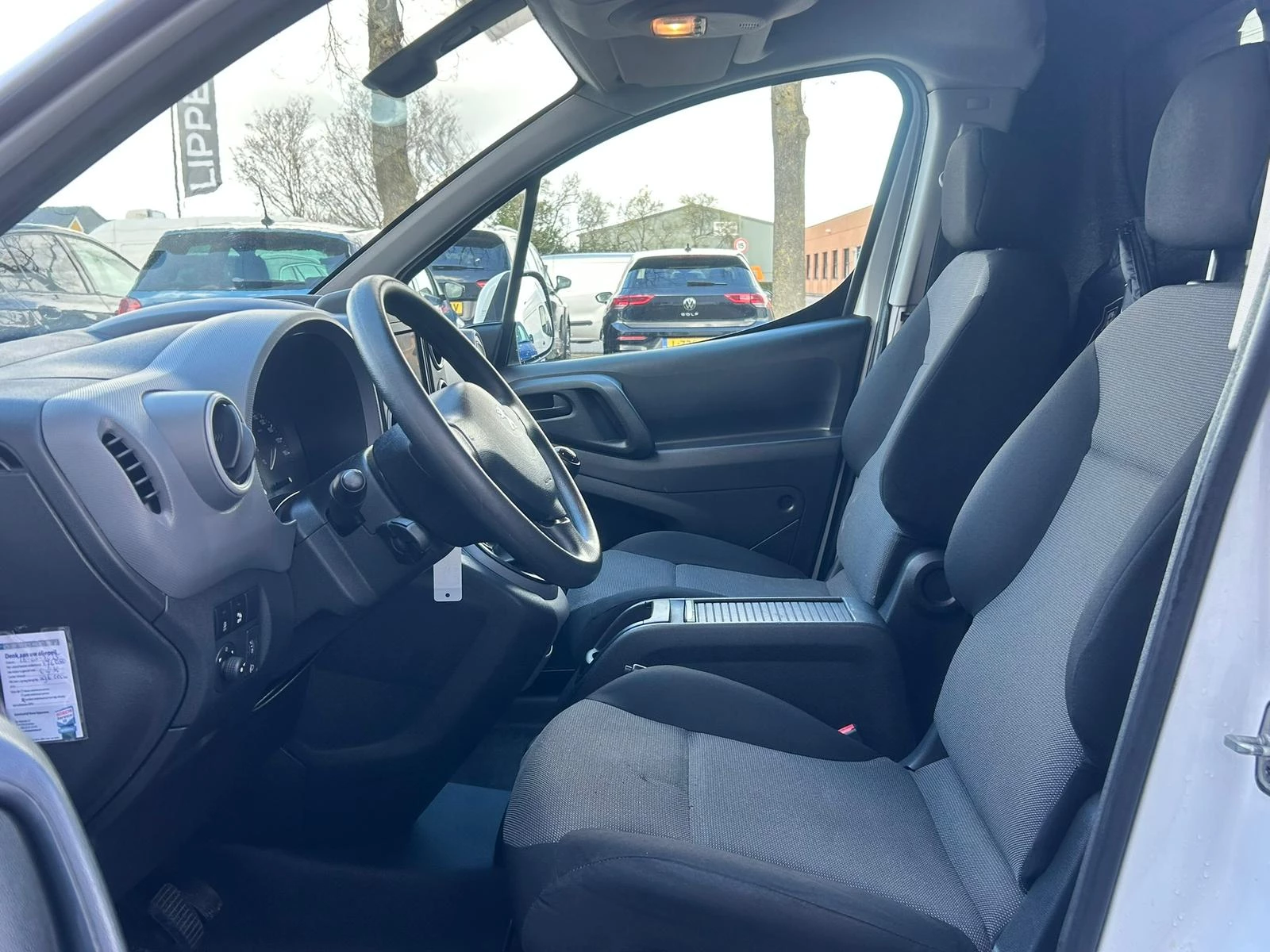 Hoofdafbeelding Peugeot Partner