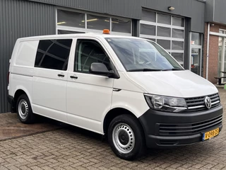 Volkswagen Transporter 2.0 TDI L1H1 Airco Cruise controle Trekhaak 2200kg Kastinrichting Omvormer Standkachel Telefoonvoorbereiding 2-Persoons 1e eigenaar Euro 6 Bpm vrij voor particulier gebruik!!