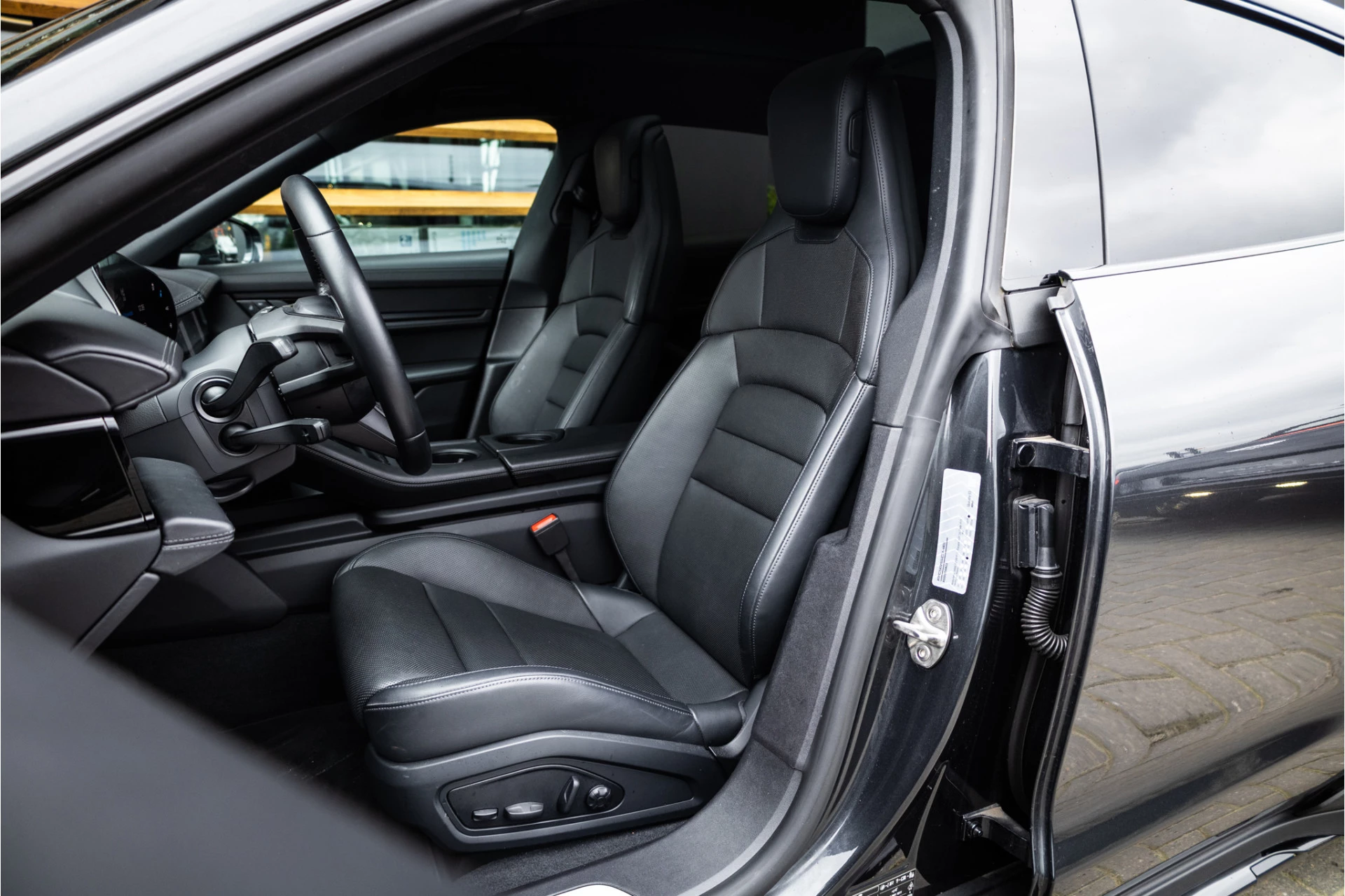 Hoofdafbeelding Porsche Taycan