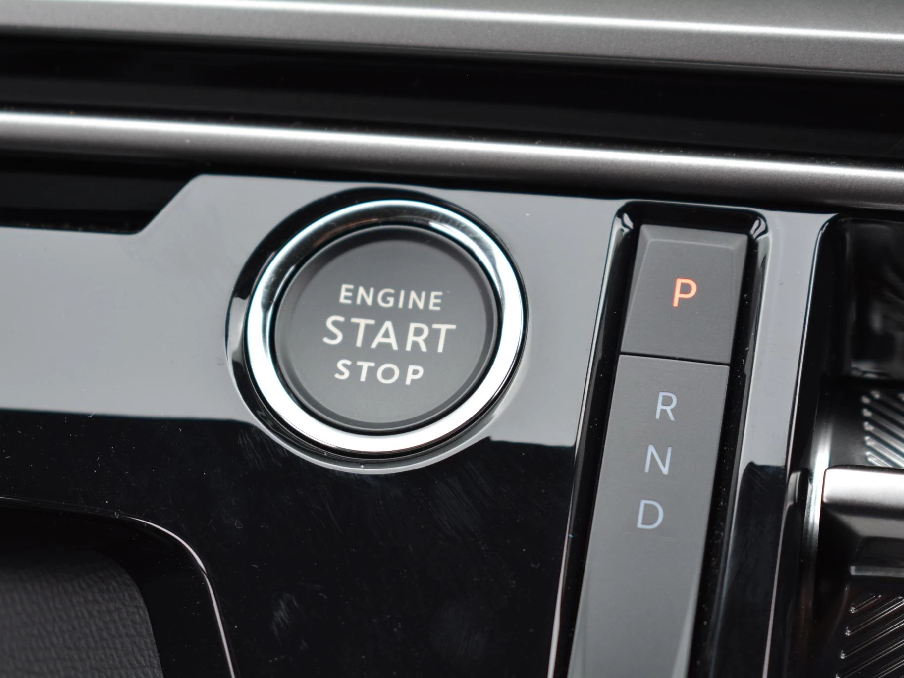 Hoofdafbeelding Peugeot e-3008