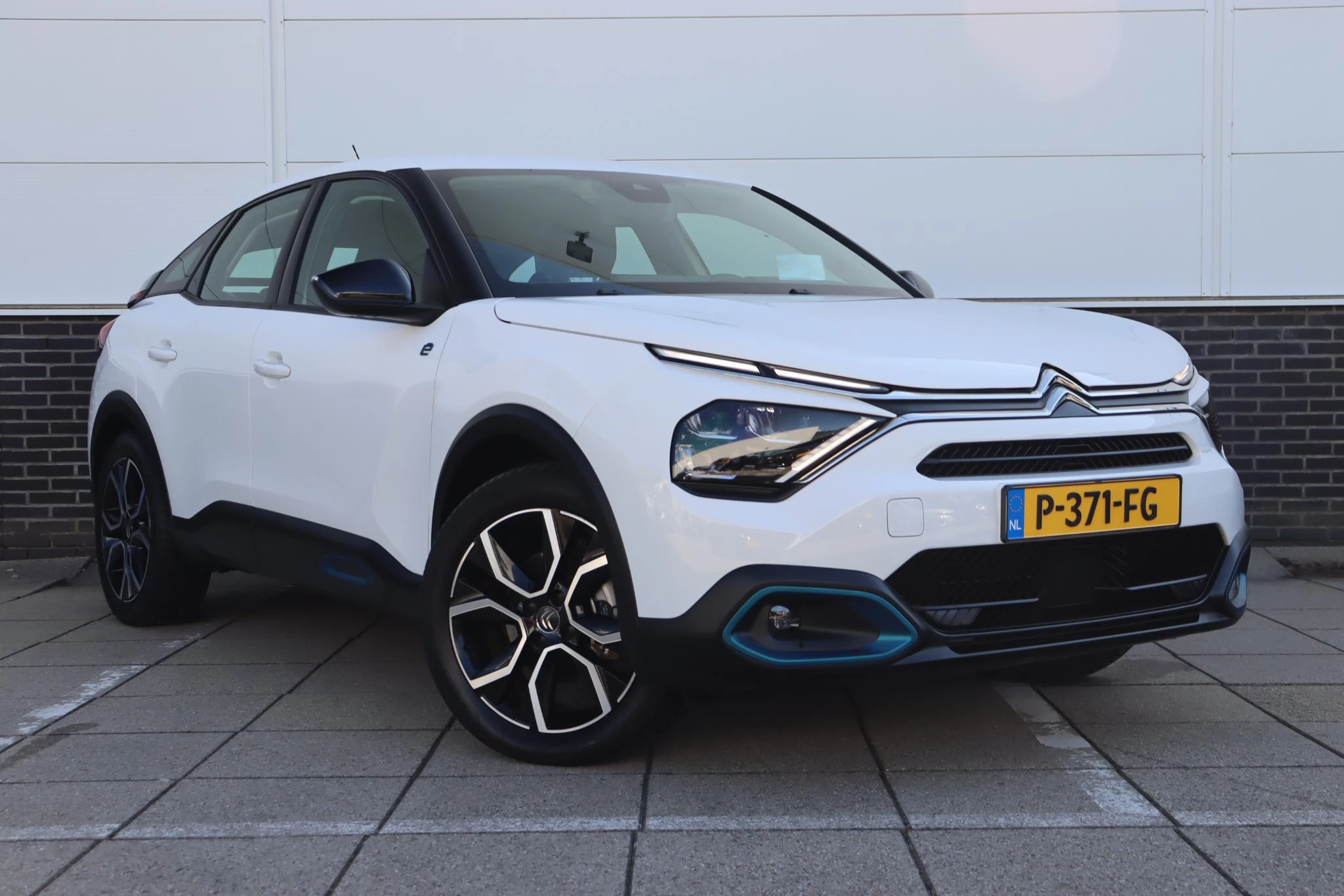 Hoofdafbeelding Citroën ë-C4