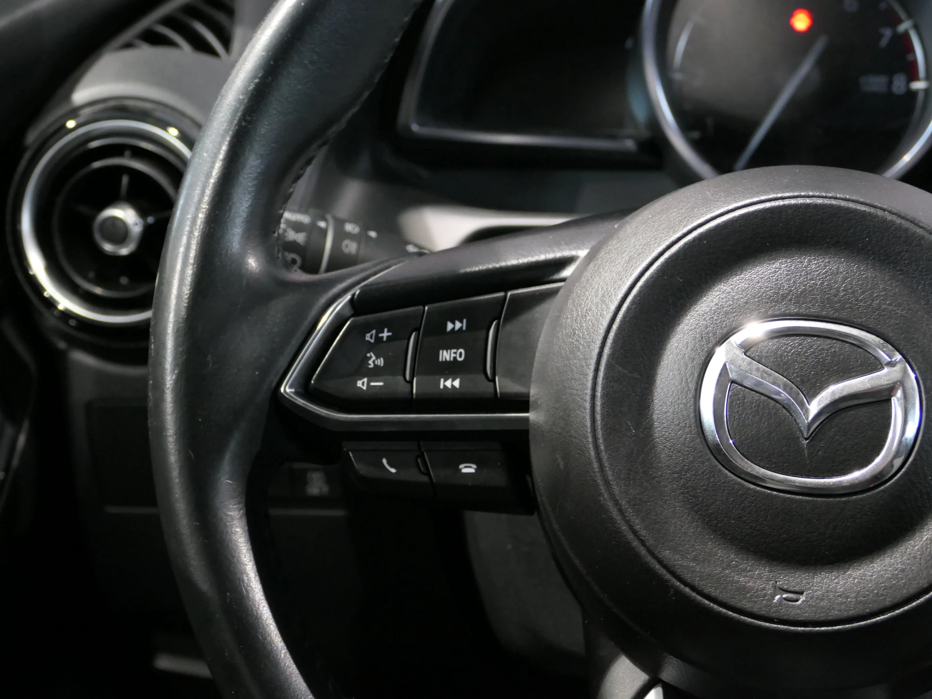 Hoofdafbeelding Mazda 2