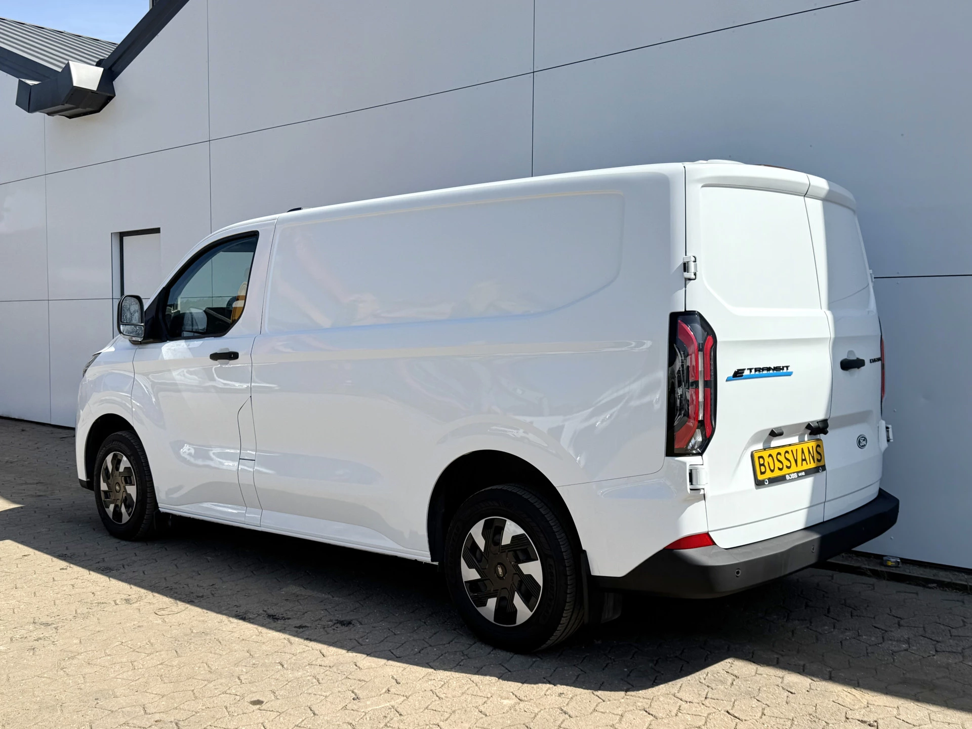 Hoofdafbeelding Ford E-Transit Custom