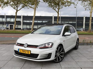 Volkswagen Golf GTI 2.0 TSI 220PK | Panodak | Keyless Go & Entry | Camera | Adaptive Cruise | Carplay | Dodehoek | 19"Inch |