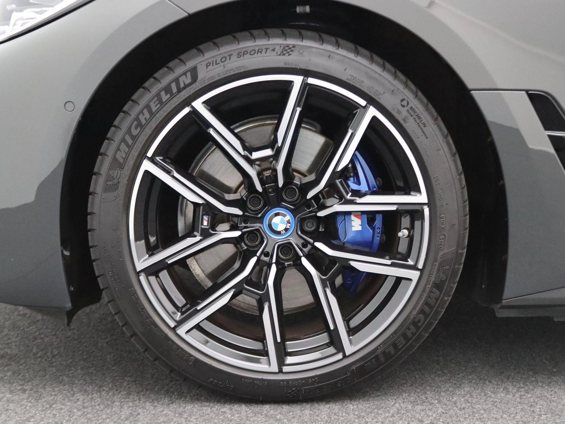 Hoofdafbeelding BMW i4