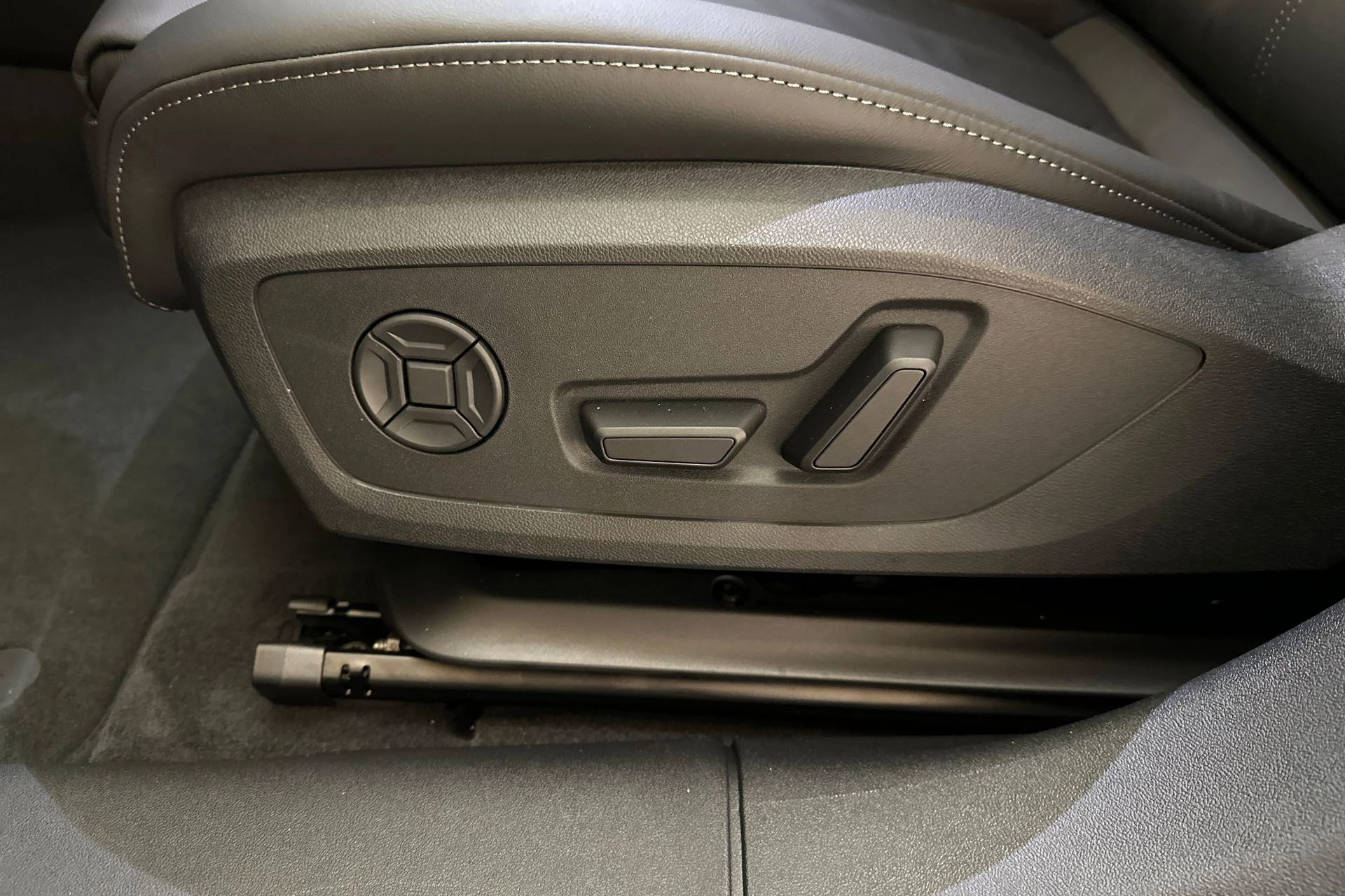 Hoofdafbeelding Audi A6 Avant e-tron