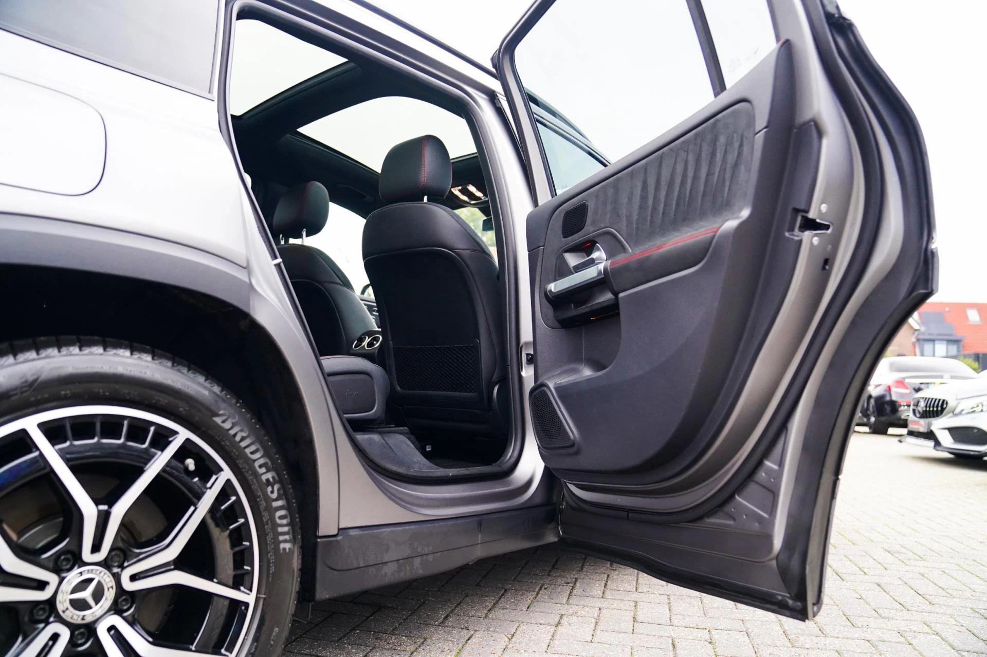 Hoofdafbeelding Mercedes-Benz EQB