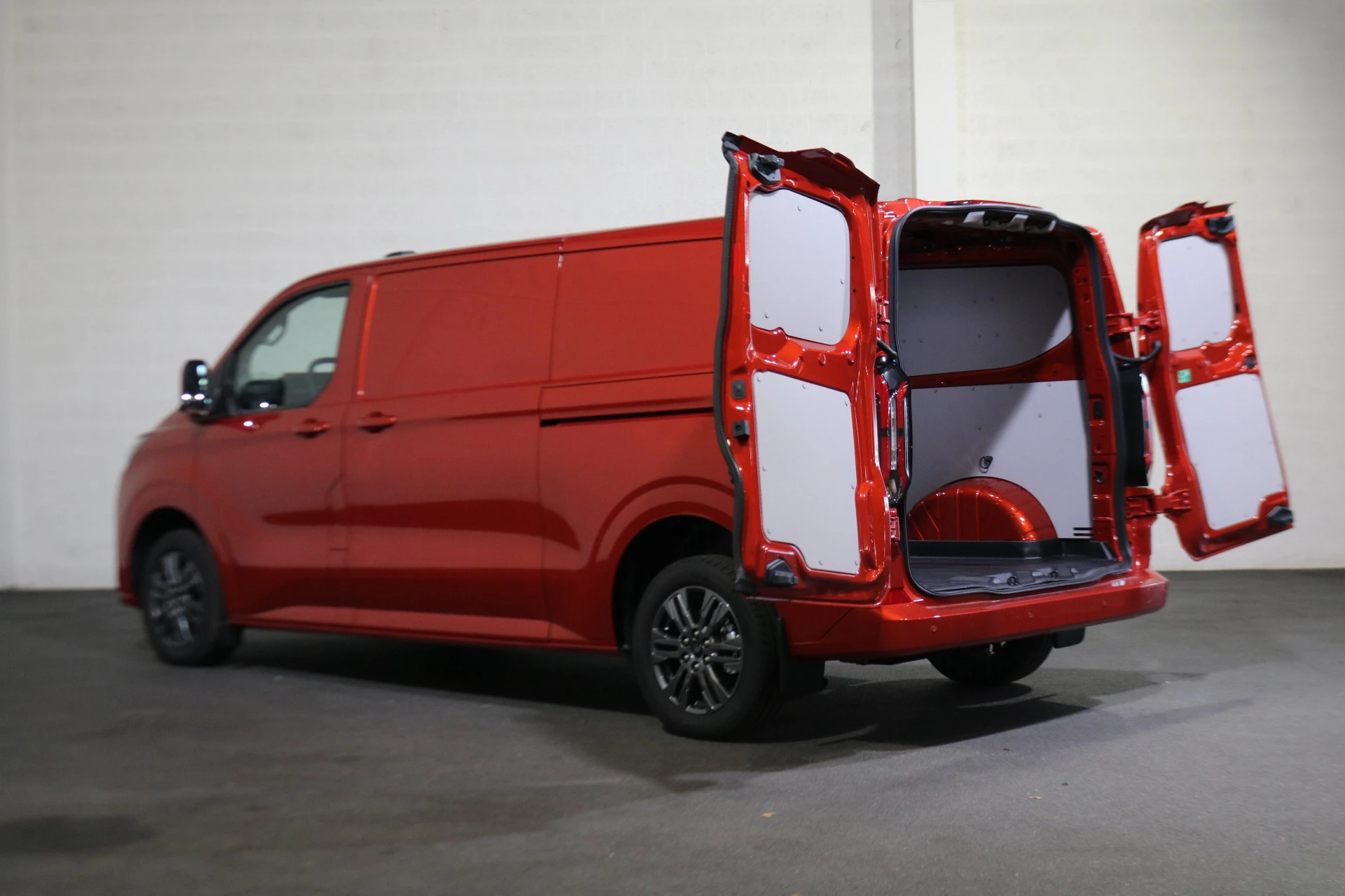 Hoofdafbeelding Ford E-Transit Custom
