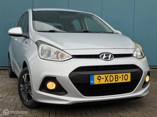 Hoofdafbeelding Hyundai i10 Hyundai i10 1.0i Go! 5Drs Airco Cruise Control Navi LM-Velgen APK 25-11-2026