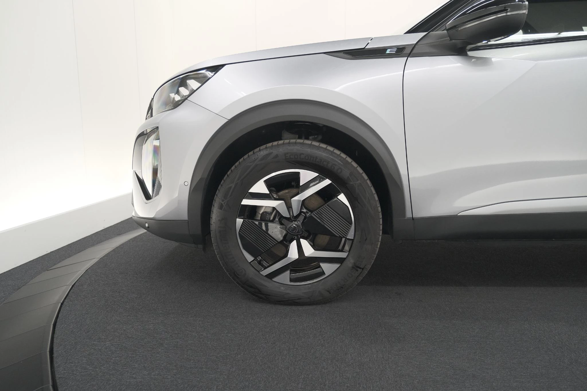 Hoofdafbeelding Peugeot e-2008