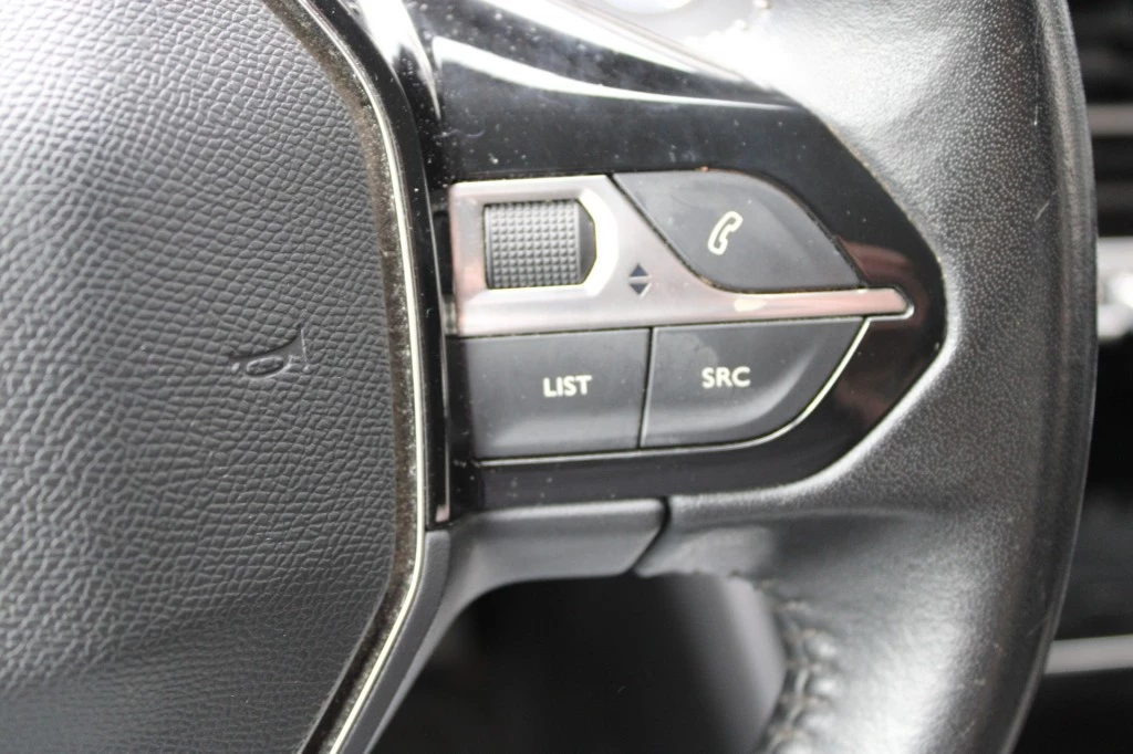 Hoofdafbeelding Peugeot e-208