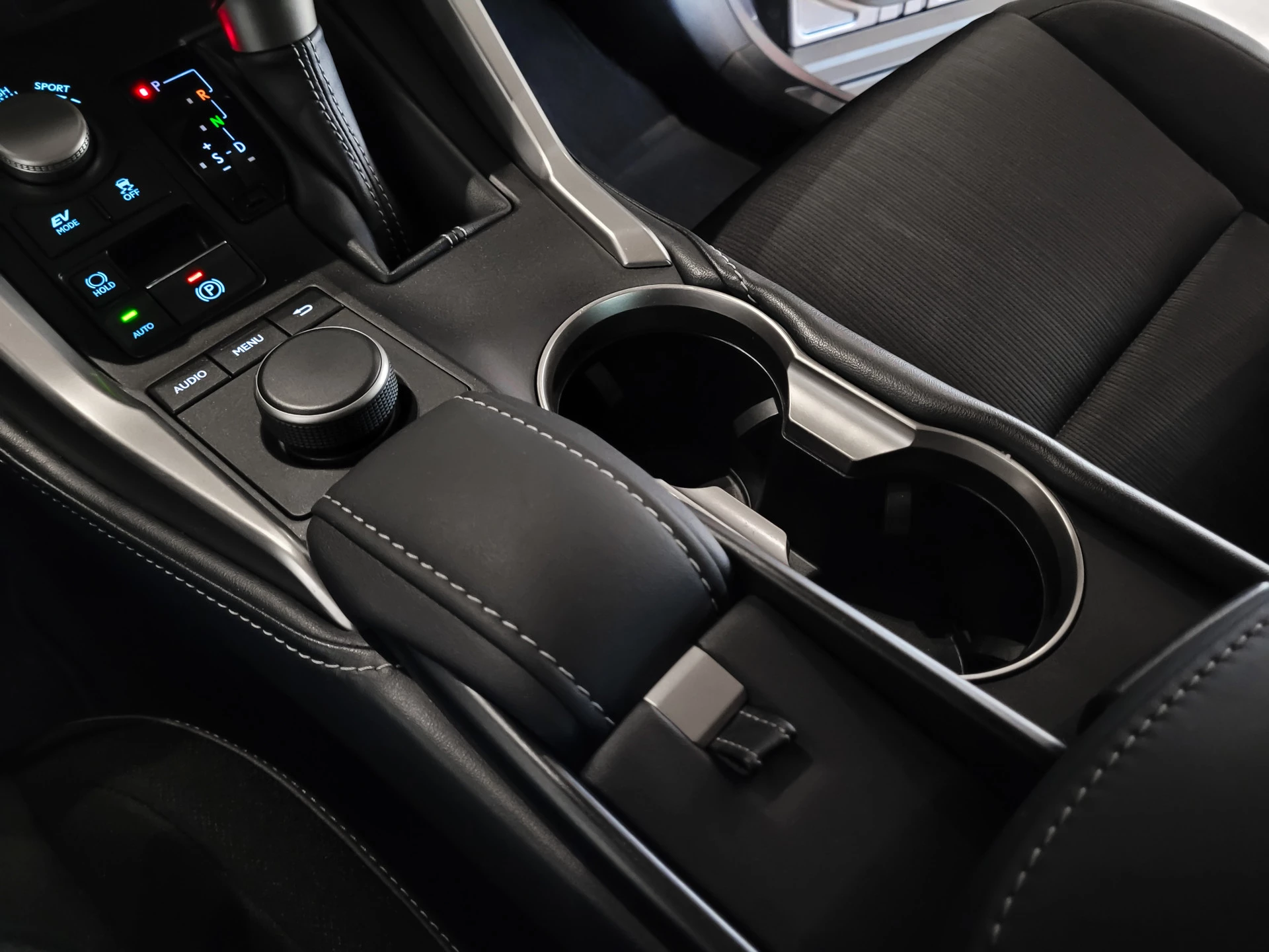 Hoofdafbeelding Lexus NX