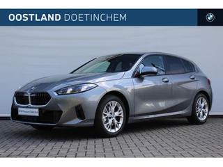 BMW 1 Serie 120 Automaat / Trekhaak / Sportstoelen / Adaptieve LED / Comfort Access / Parking Assistant Plus / Head-Up / Live Cockpit Professional