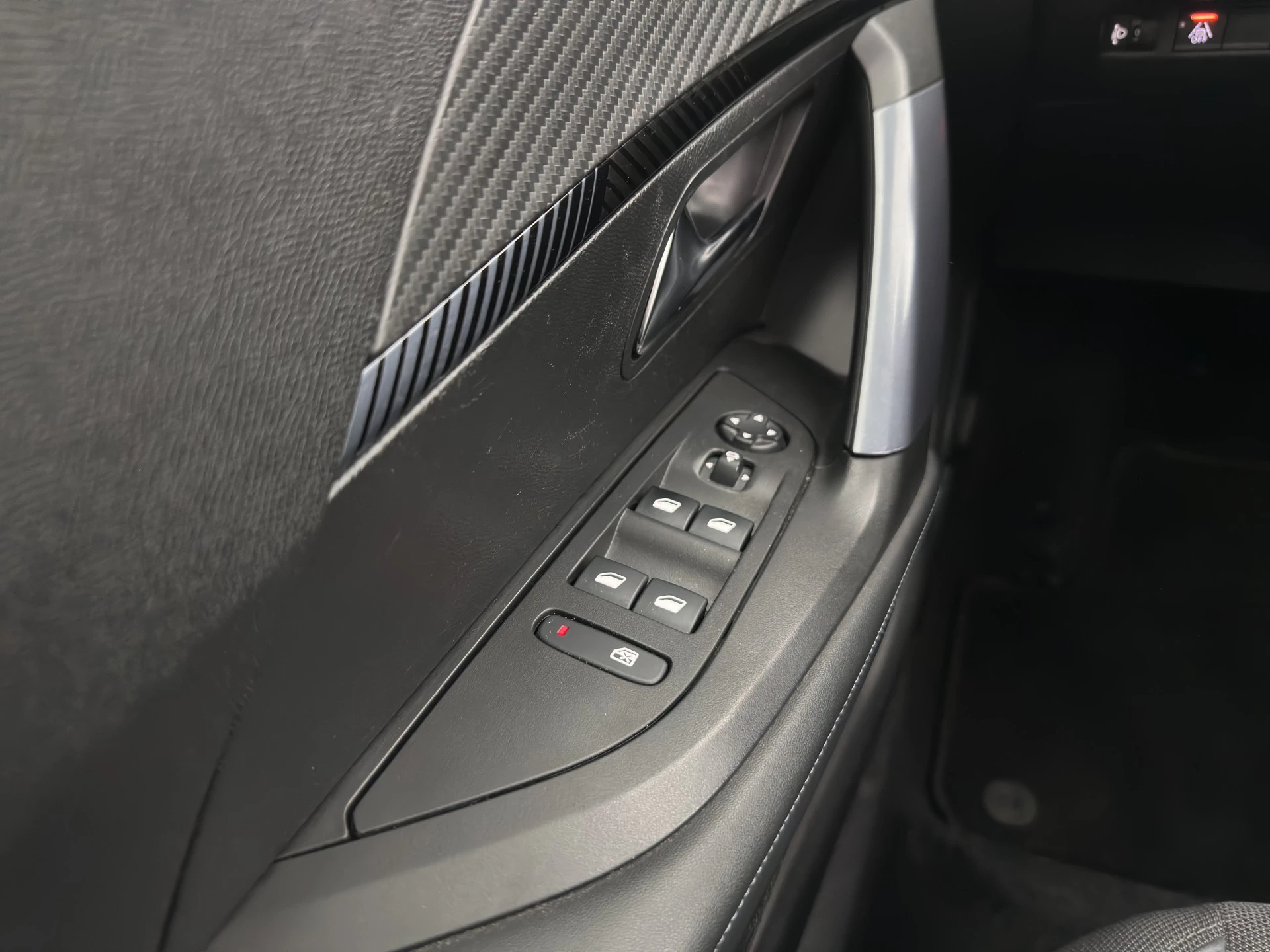 Hoofdafbeelding Peugeot e-2008