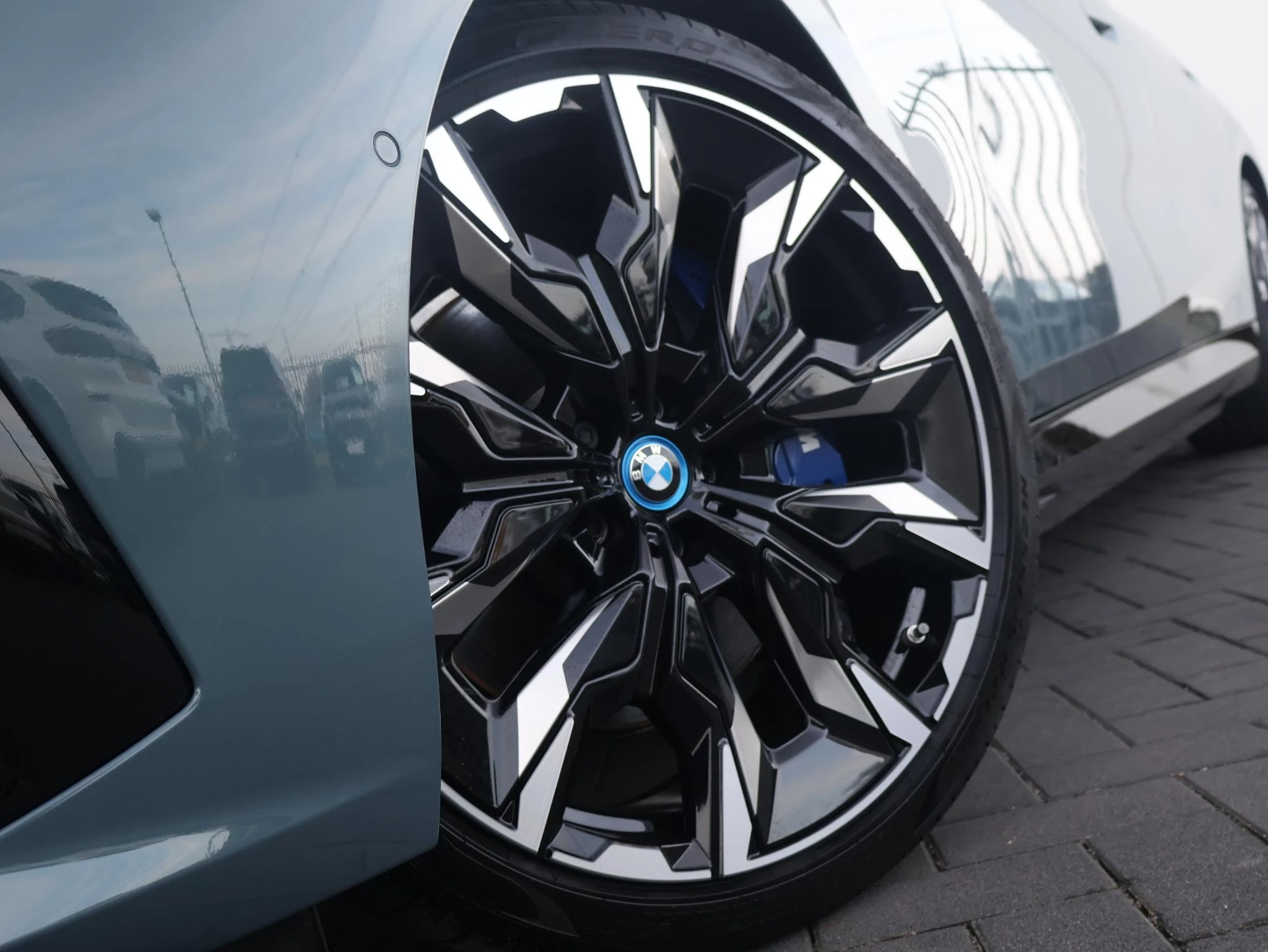 Hoofdafbeelding BMW i5