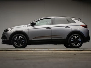 Hoofdafbeelding Opel Grandland X Opel Grandland X 1.2 Turbo Ultimate Sport (APPLE CARPLAY,NAVI,CAMERA,LED,SPORTSTOELEN,CRUISE,CLIMATE,DODE HOEk,GETINT,NETTESTAAT)