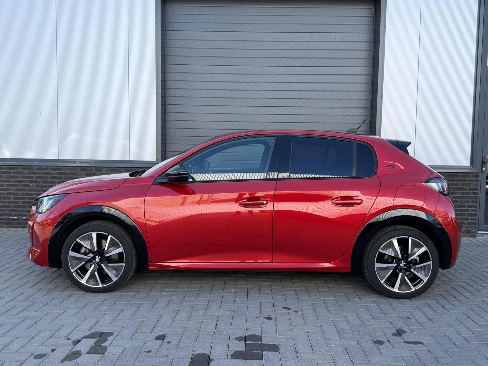 Hoofdafbeelding Peugeot e-208