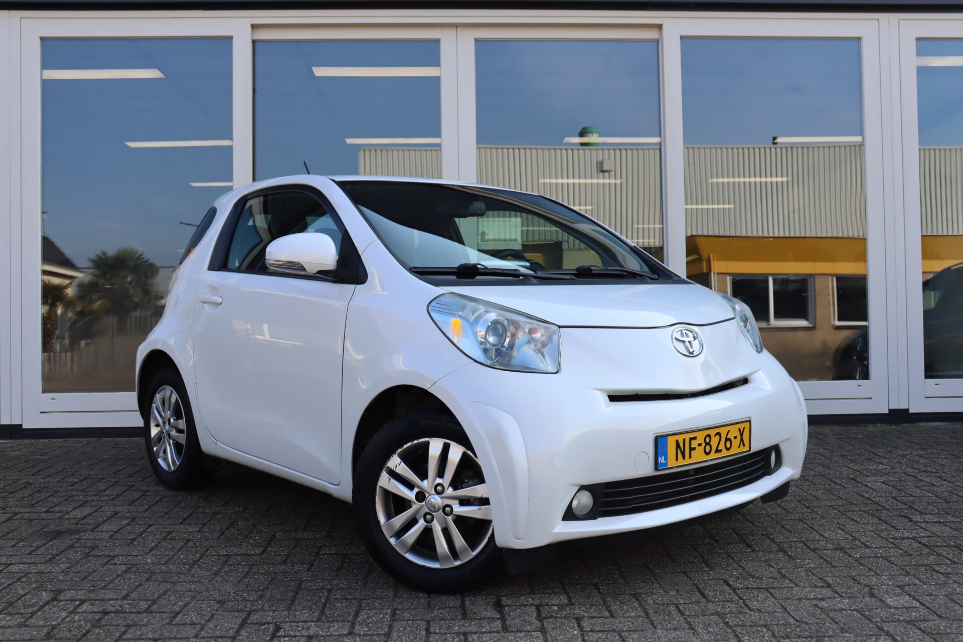 Hoofdafbeelding Toyota iQ
