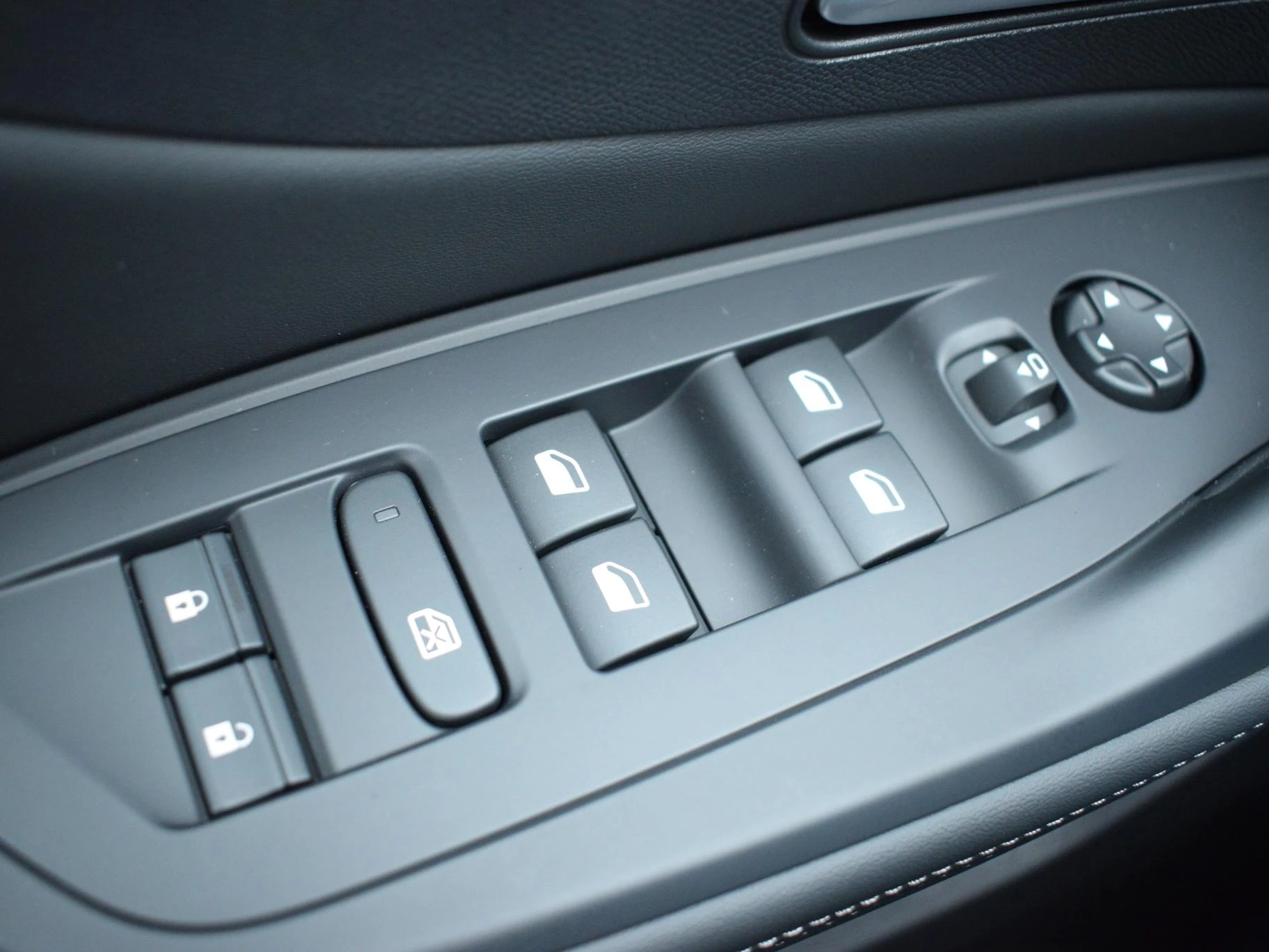 Hoofdafbeelding Peugeot e-308
