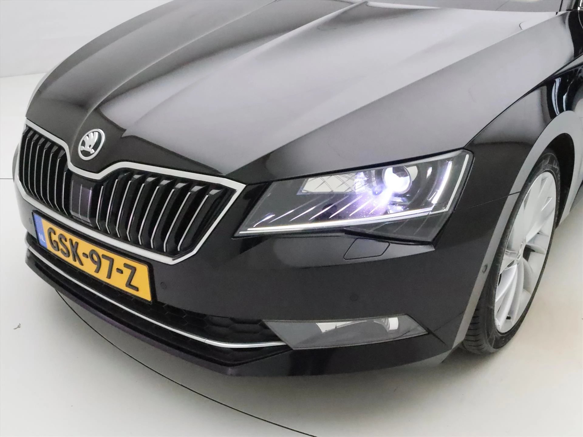 Hoofdafbeelding Škoda Superb