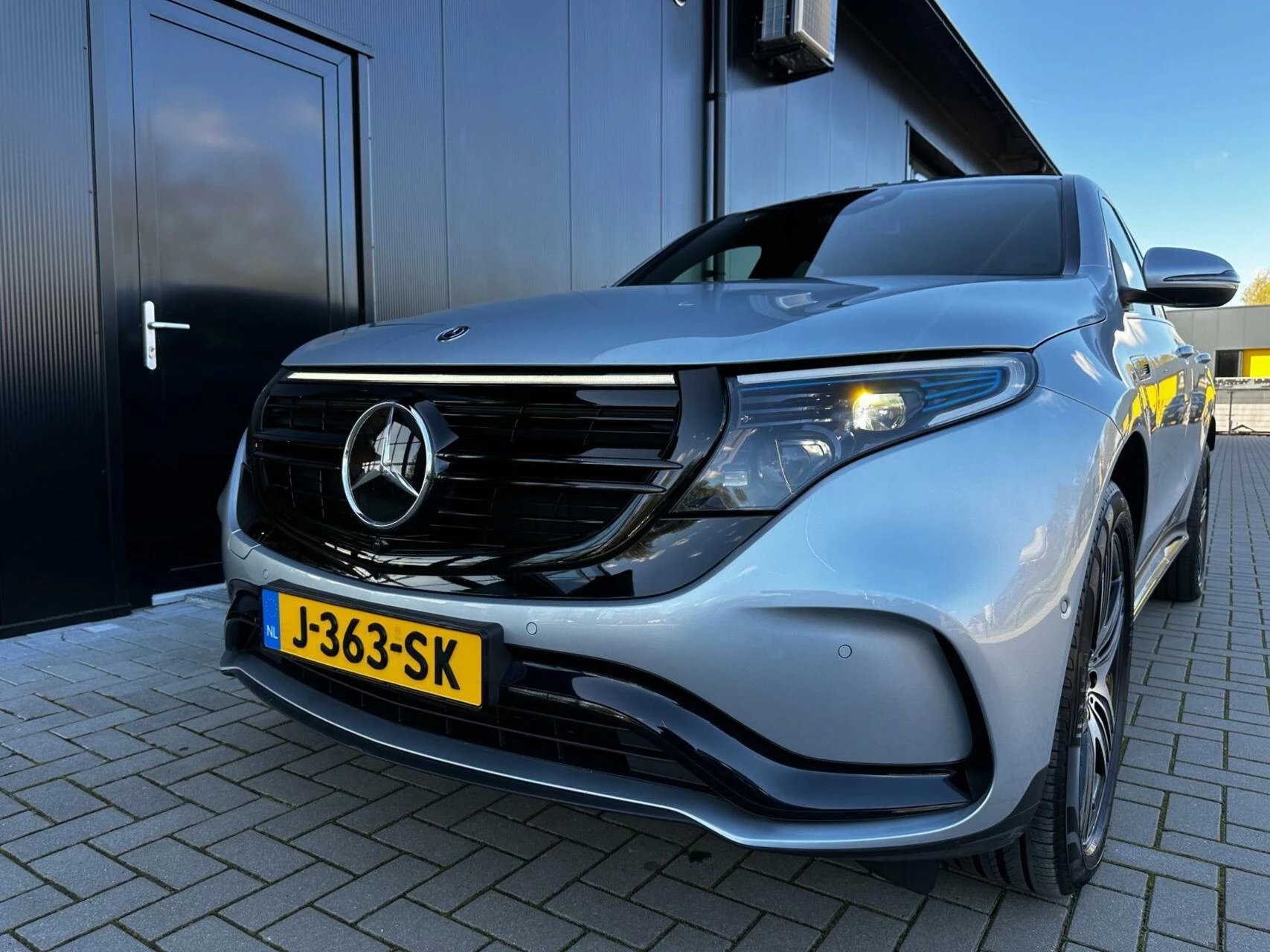 Hoofdafbeelding Mercedes-Benz EQC