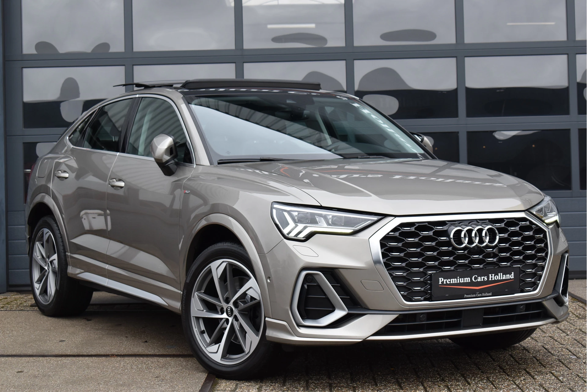 Hoofdafbeelding Audi Q3