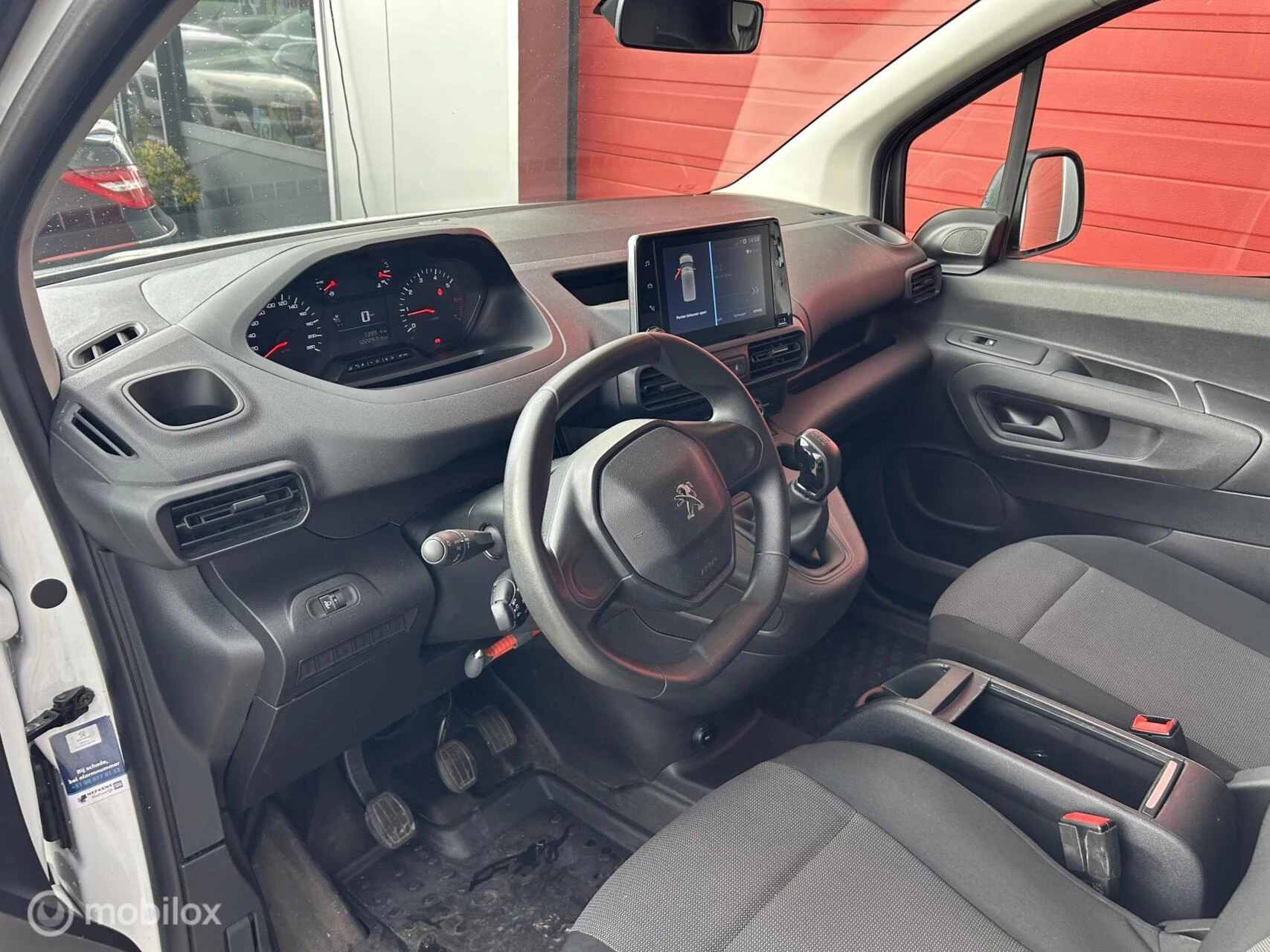 Hoofdafbeelding Peugeot Partner