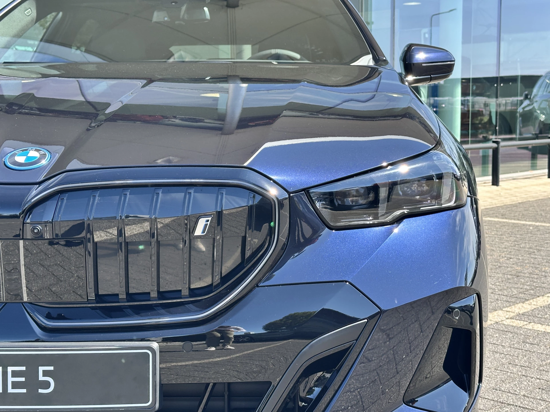 Hoofdafbeelding BMW i5