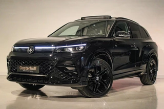 Hoofdafbeelding Volkswagen Tiguan Volkswagen Tiguan 1.5 eTSI R-Line Edition PANO | MASSAGE