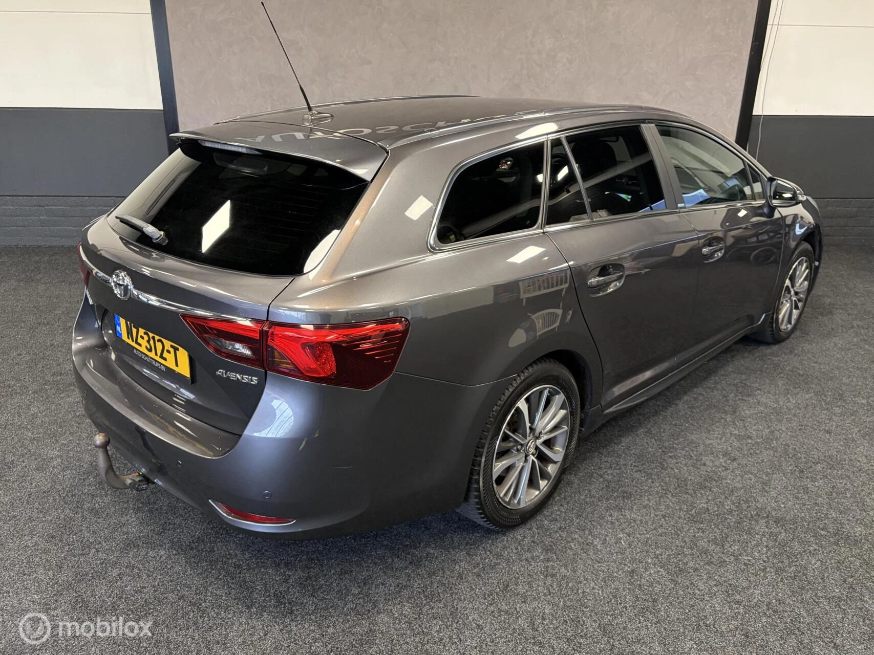 Hoofdafbeelding Toyota Avensis