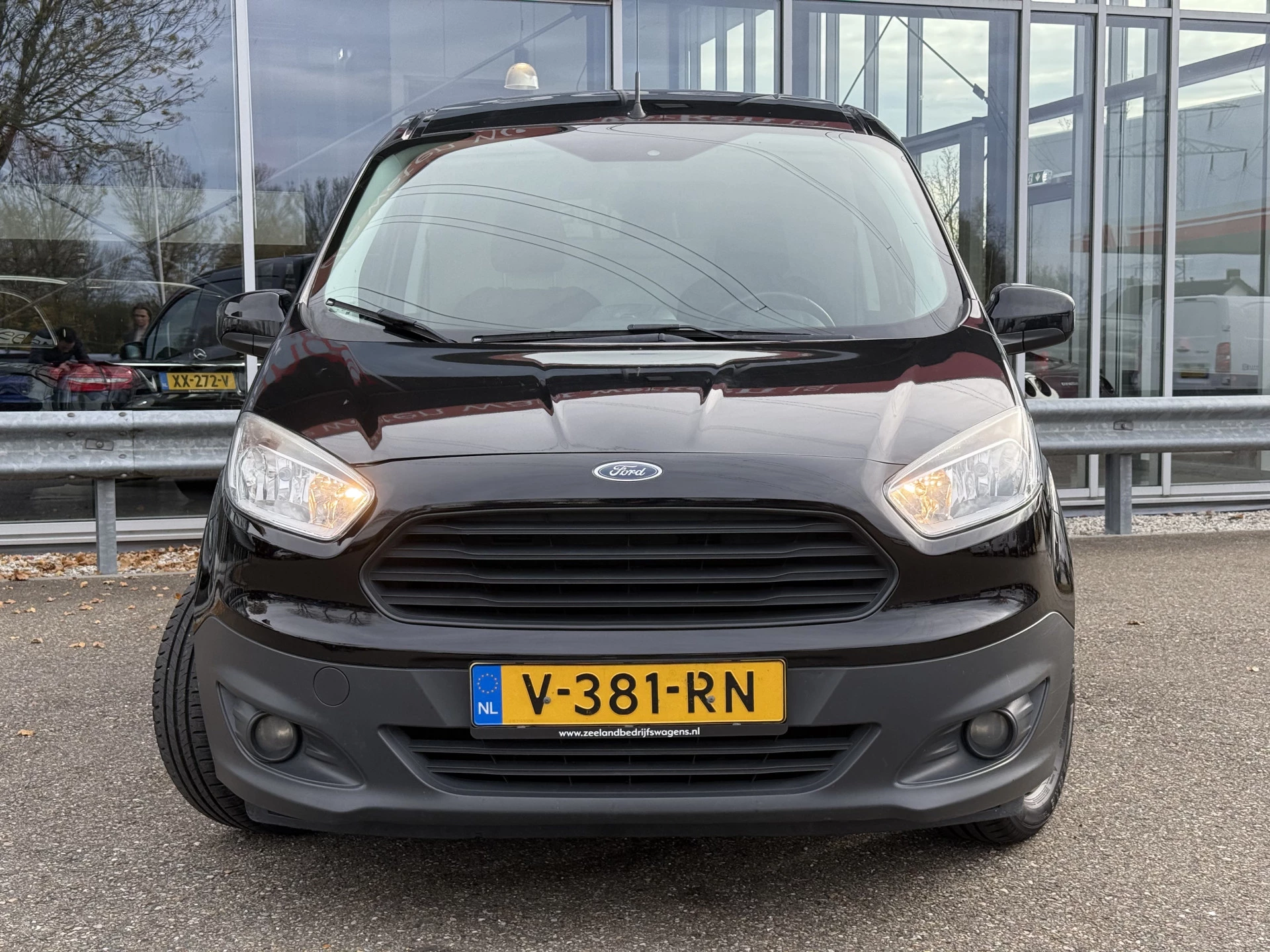 Hoofdafbeelding Ford Transit Courier