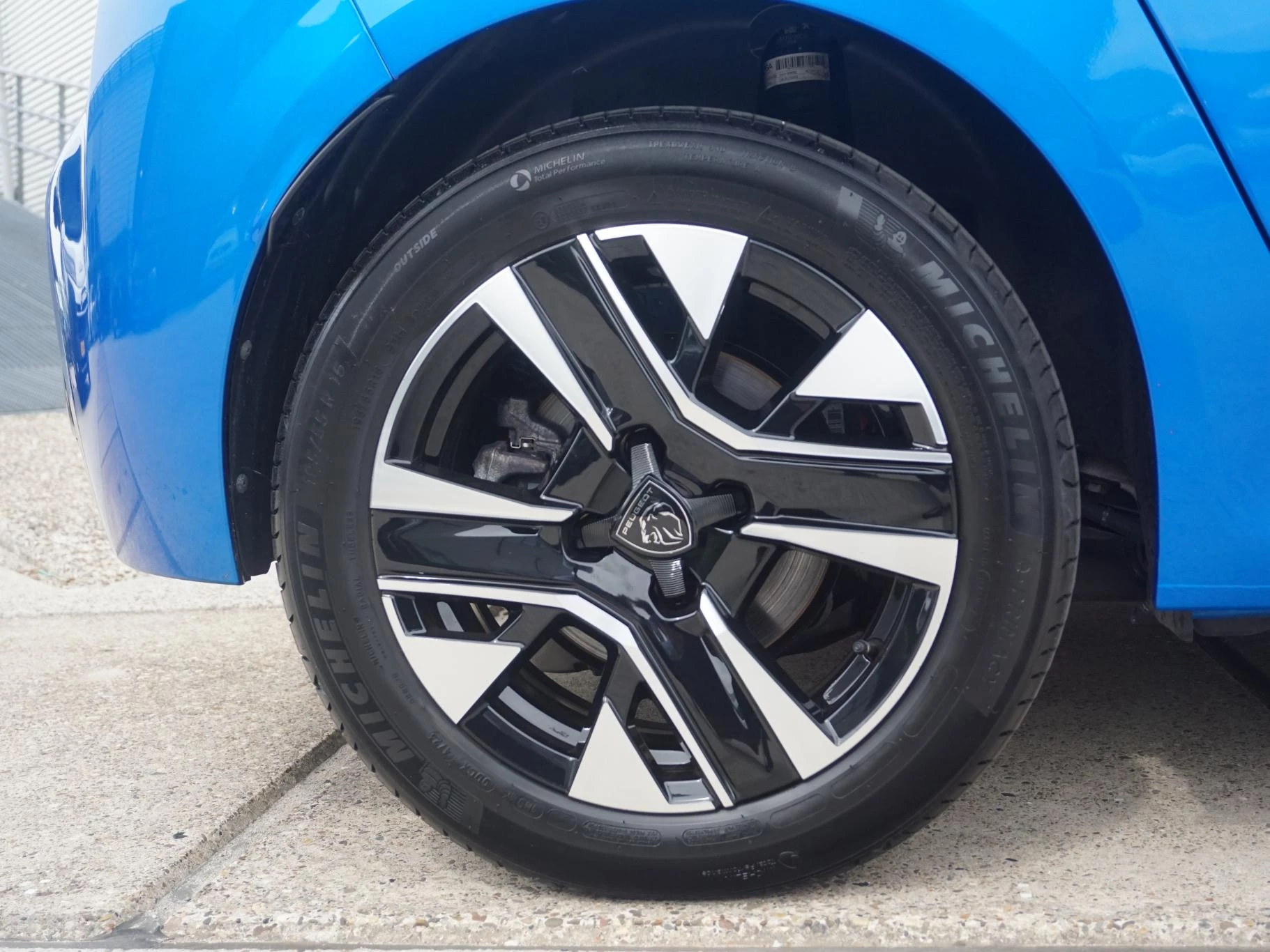 Hoofdafbeelding Peugeot e-208