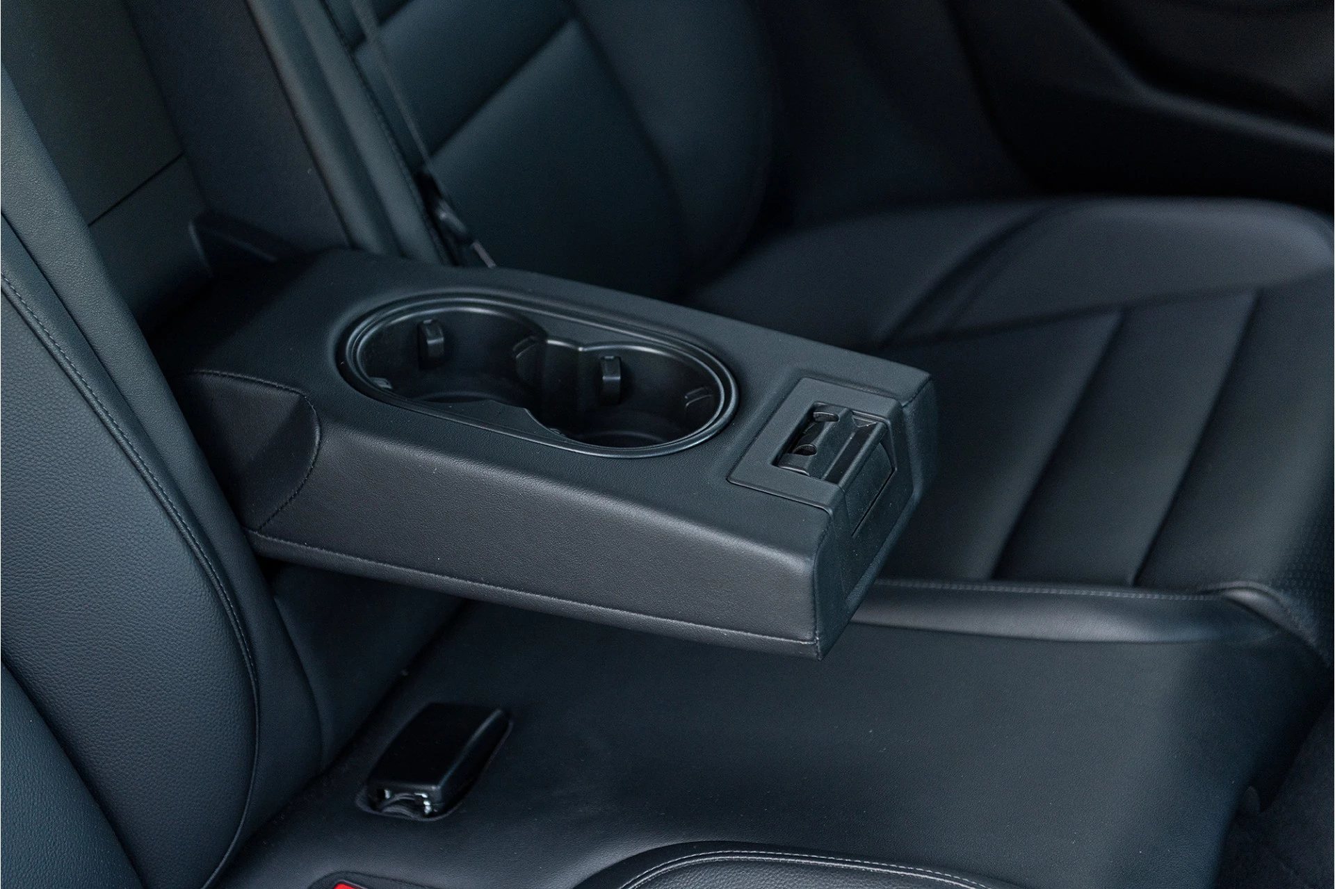 Hoofdafbeelding Porsche Taycan