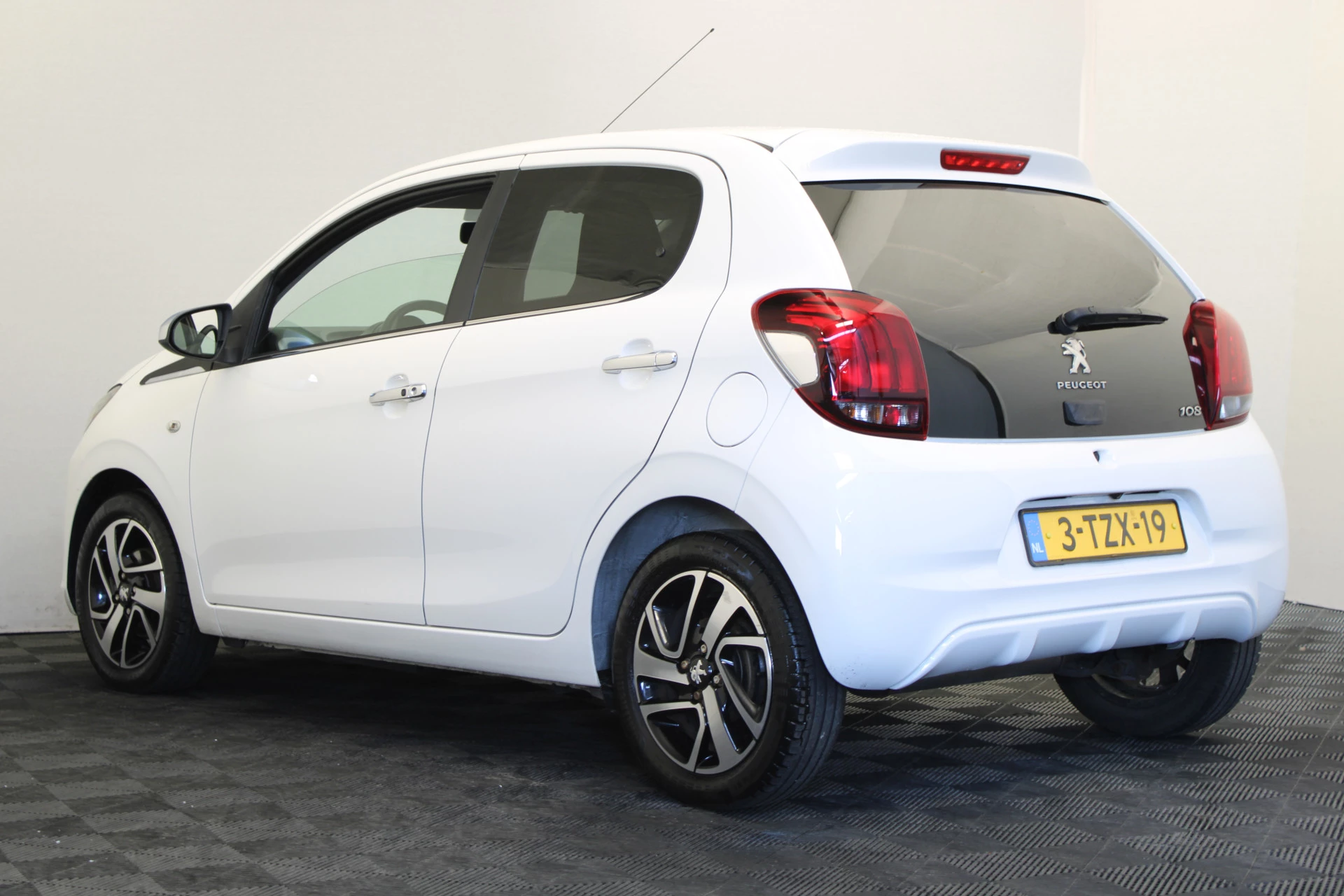 Hoofdafbeelding Peugeot 108