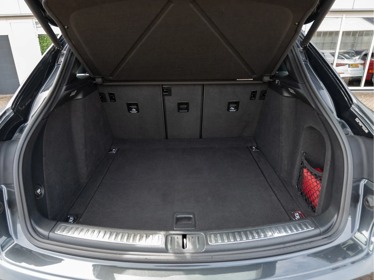 Hoofdafbeelding Porsche Macan