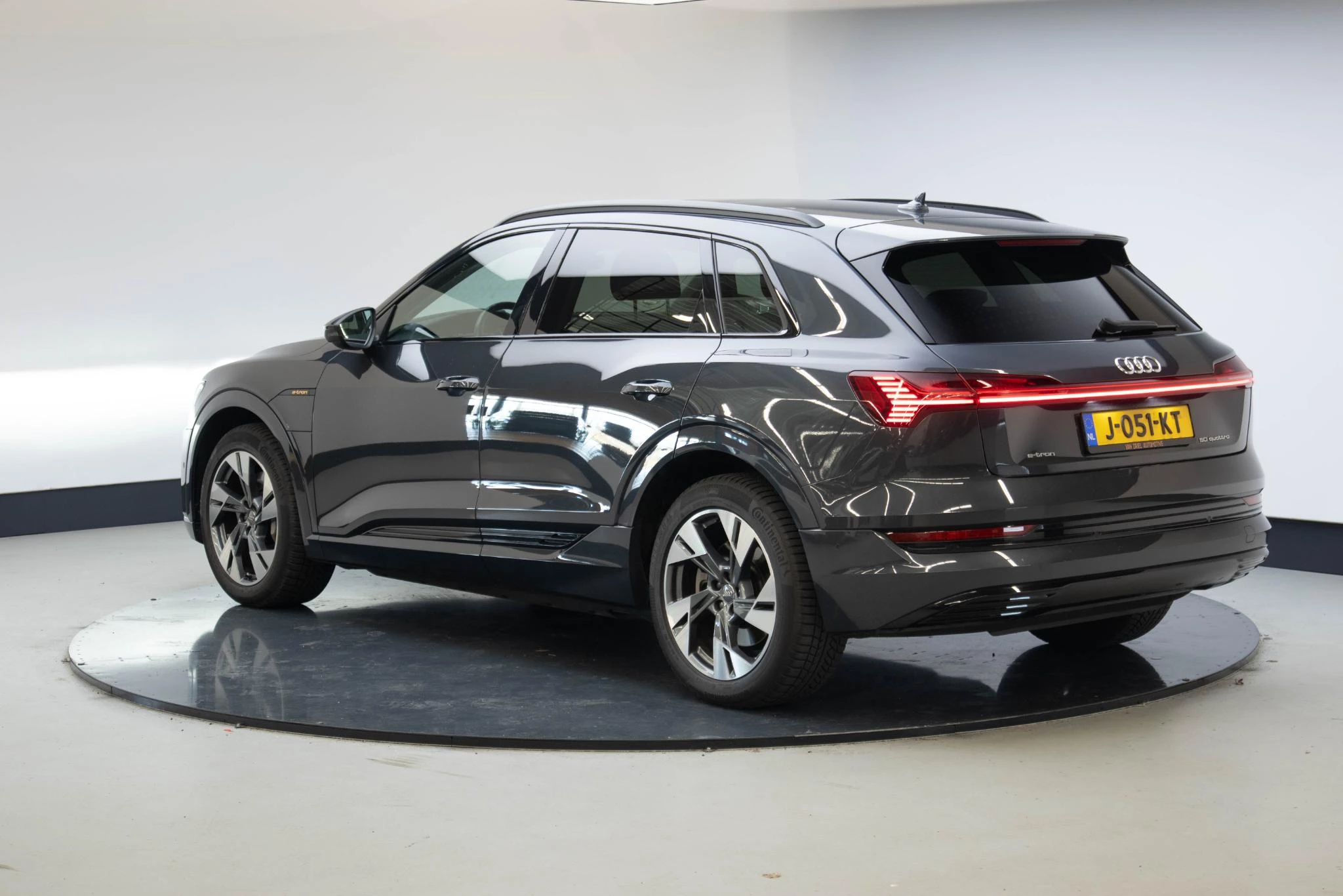 Hoofdafbeelding Audi e-tron